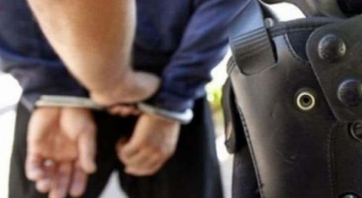 Ekspozuan një revole në rrjetet sociale, arrestohen dy person në Mitrovicë