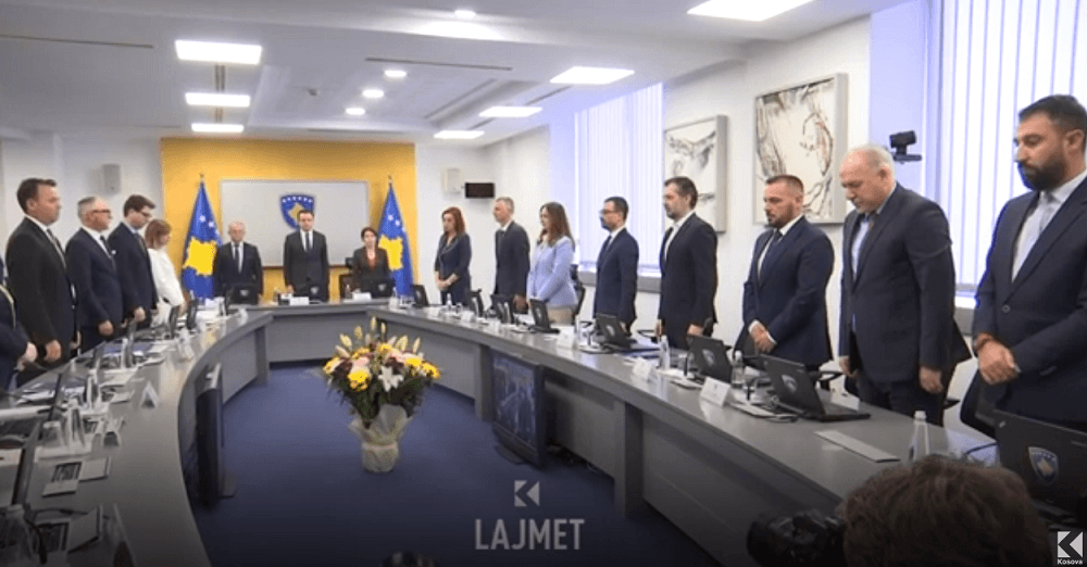 Mbështetja e qeverisë, 50 mijë euro për familjen e heroit Afrim Bunjaku (VIDEO)