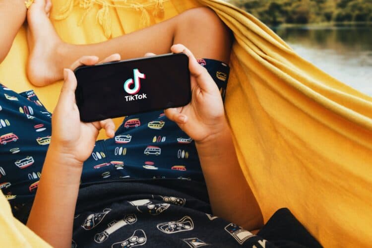 TikTok gjobitet me 345 milionë euro për shkelje të ligjit për mbrojtjen e të dhënave të fëmijëve