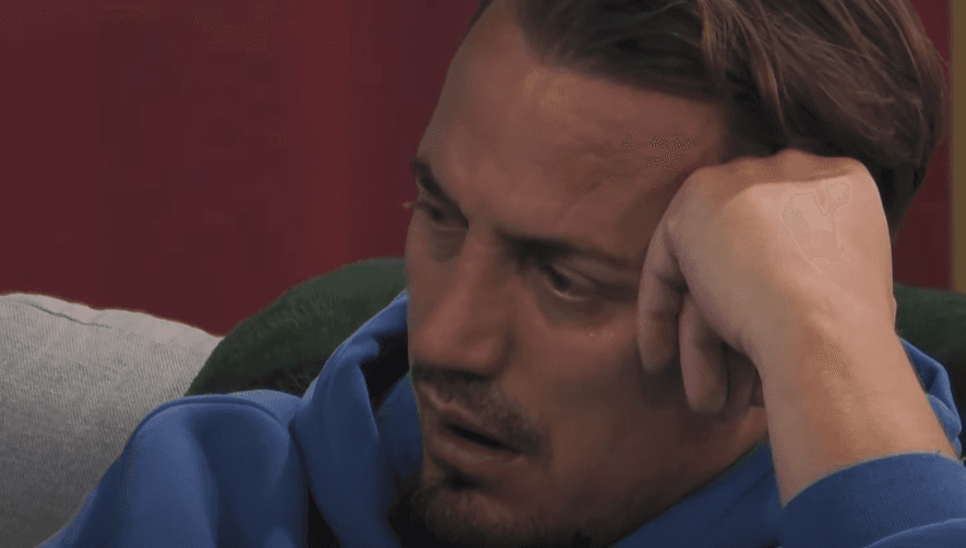 Blero qan për të dashurën, Edona e ngushëllon (VIDEO)