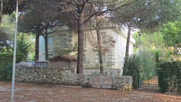 Sekuestrohet vila e ish-kryeministrit Sali Berishës në Gjirin e Lalzit