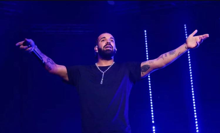 Drake i jep para adhuruesit të tij për ta tejkaluar ndarjen nga e dashura