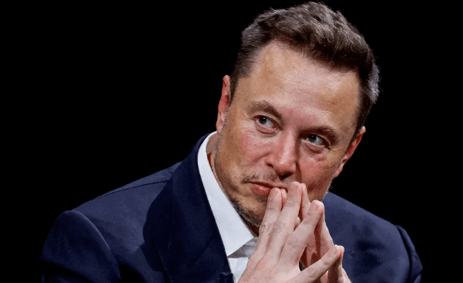 Elon Musk paralajmëron ndalimin e iPhone dhe pajisjeve të tjera Apple