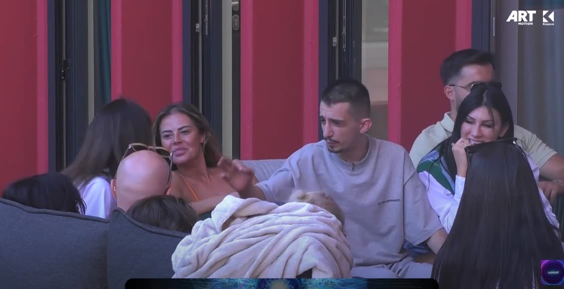 Gani Gërmia sërish e nguc Lindën: Qysh ma ke nxeh këmbën mbrëmë? (VIDEO)