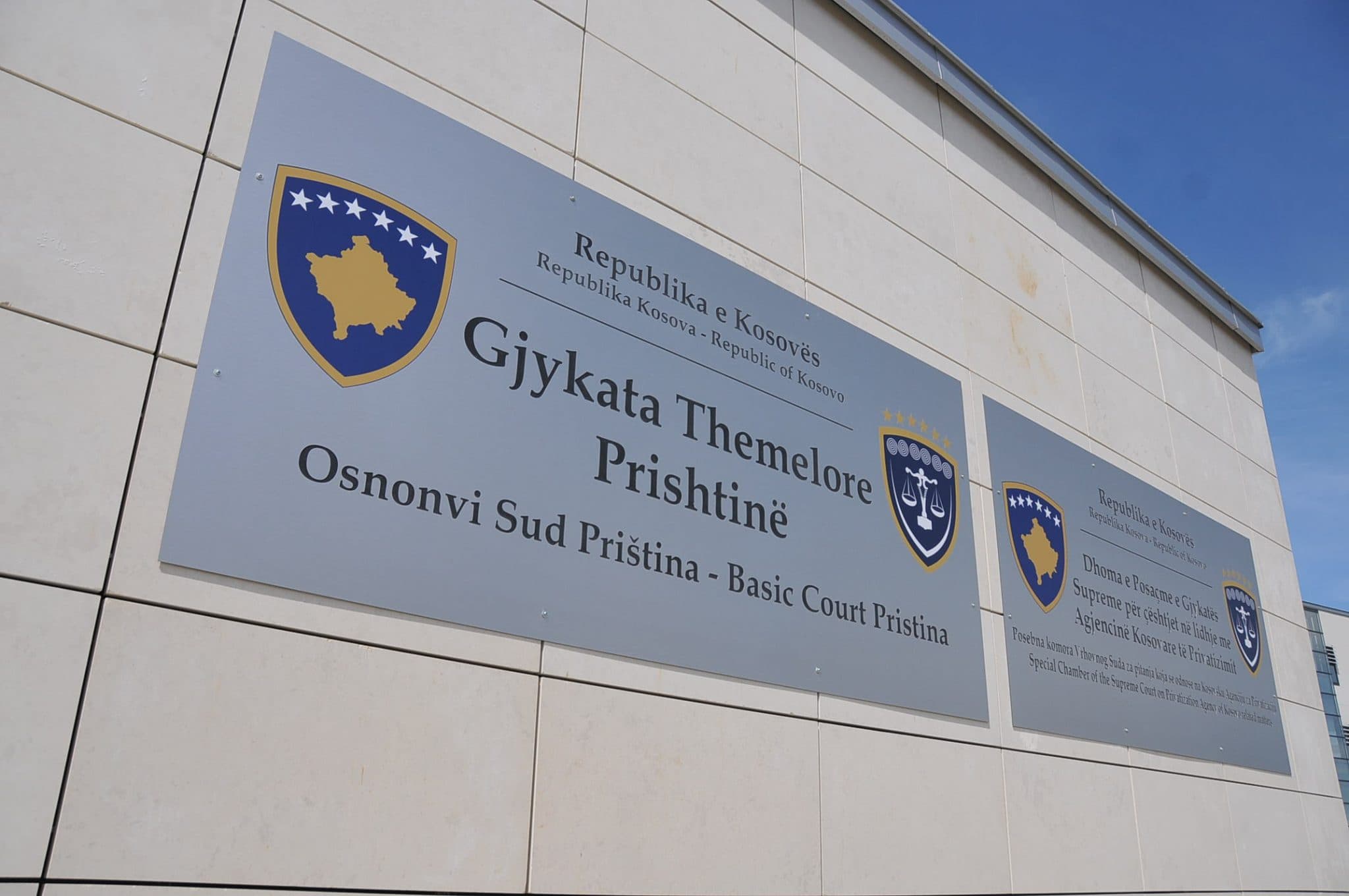 Mbahet seanca për caktimin e dënimit të tre zyrtarëve të Fushë Kosovës, akuzohen për korrupsion
