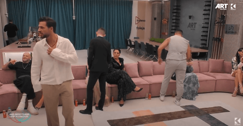 "O çifti shumë ishit kanë 'fake' ju", Lumbardhi thumbon Adrin dhe Ilirjanën (VIDEO)