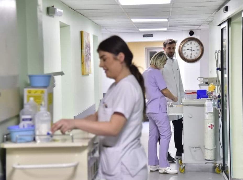 Nis rinovimi i Klinikës së Onkologjisë, pacientët zhvendosen në hapësira të tjera