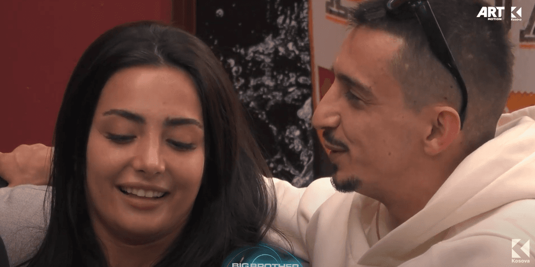 A po lind një romancë mes Albës dhe Ganisë? (VIDEO)