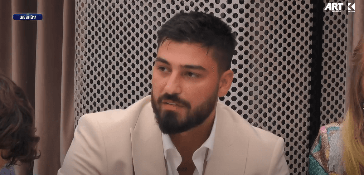 Azemi e mohon kategorikisht të ketë flirtuar me Lindën (VIDEO)