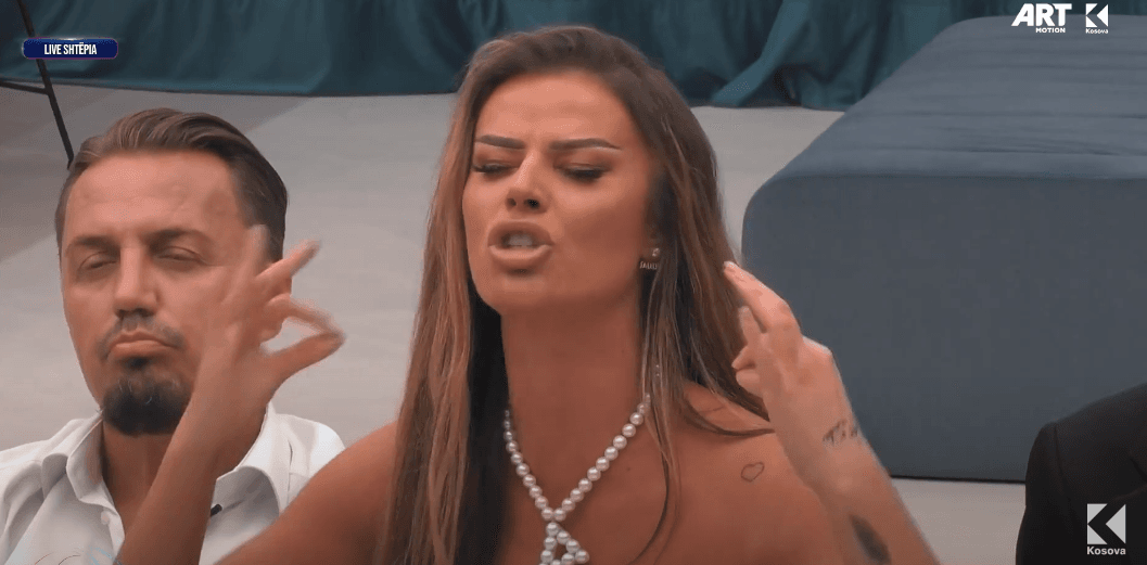Santiana i reagon ashpër Metit: Ti debaton vetëm me femra, hesht kur flasin burrat (VIDEO)