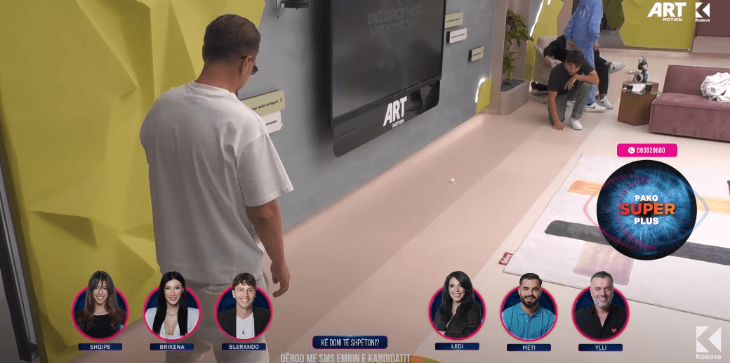 Banorët super kreativë, improvizojnë lojën "Boowling", ja se si? (VIDEO)