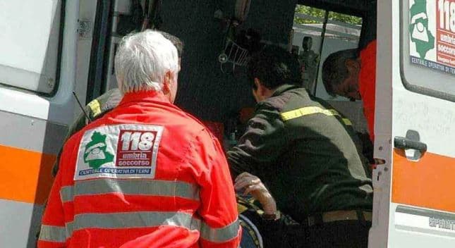 Itali: Shqiptari vdes pasi u bllokua poshtë mjetit bujqësor