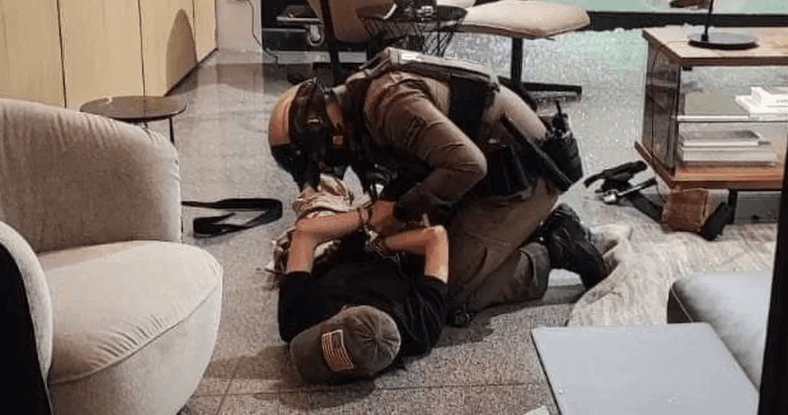 Bangkok: 14-vjeçari vret tre persona e plagos katër të tjerë