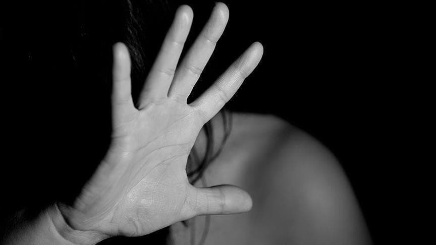 Arrestohet një person në Prizren, tentoi ta dhunonte të dashurën e tij