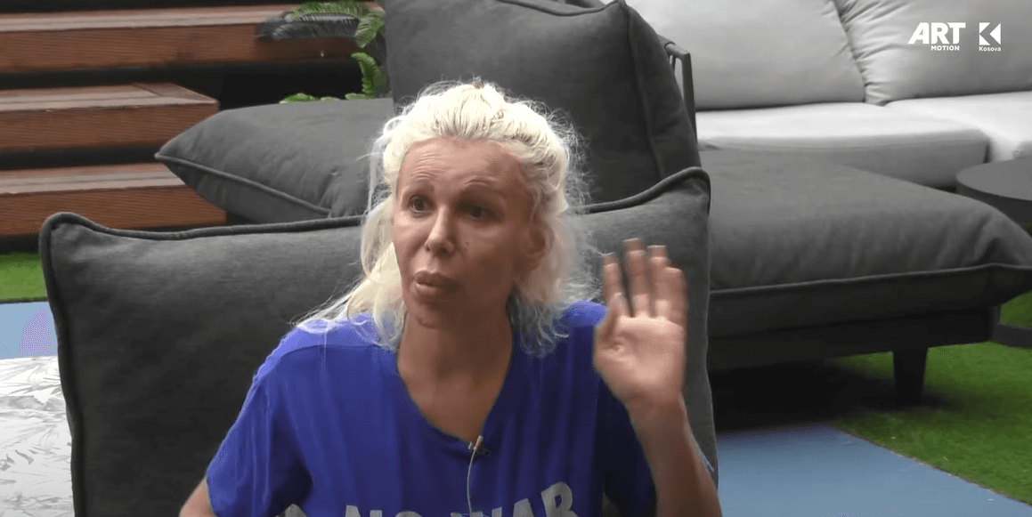 Edona: Prej që jam ndarë nga burri po kënaqem krejt (VIDEO)