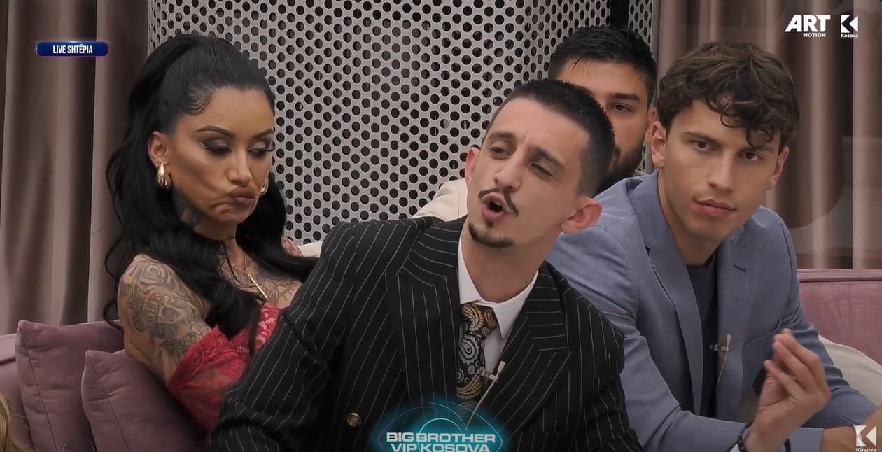 Gani Gërmia tregon arsyen pse çohet në këmbë gjatë mbrëmjeve Prime (VIDEO)