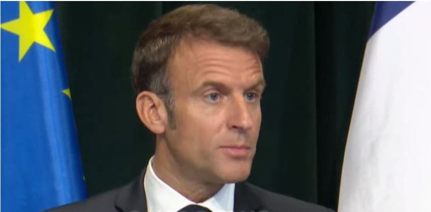 Macron: Franca e ka pezulluar procesin e liberalizimit të vizave për Kosovën