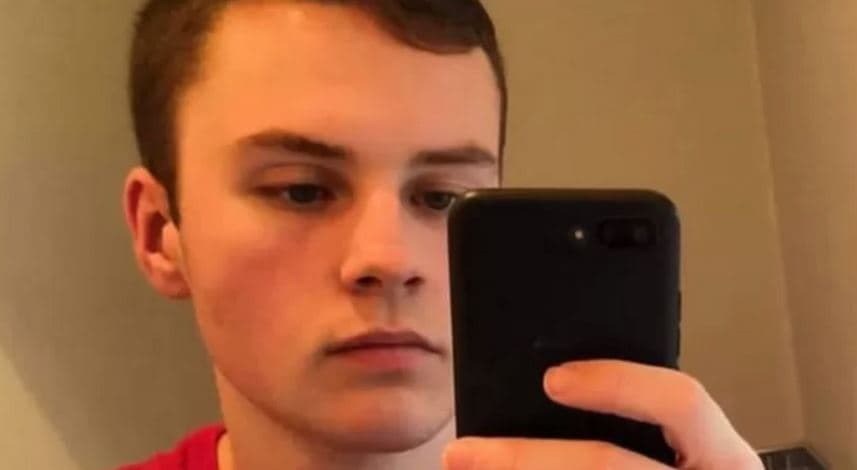 Dënohet me burgim ish-polici që mashtroi vajza adoleshente në Snapchat