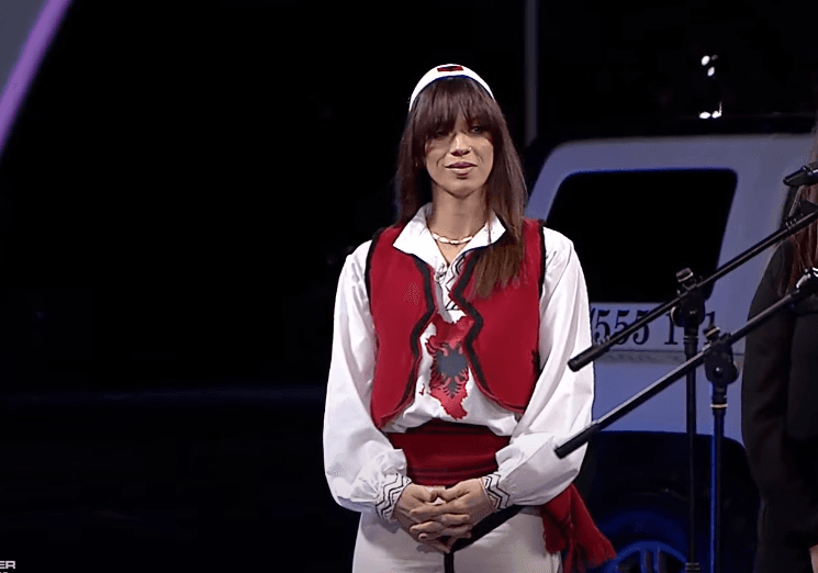 Shqipja më nuk po i beson askujt brenda shtëpisë, madje as Lumbardhit (VIDEO)