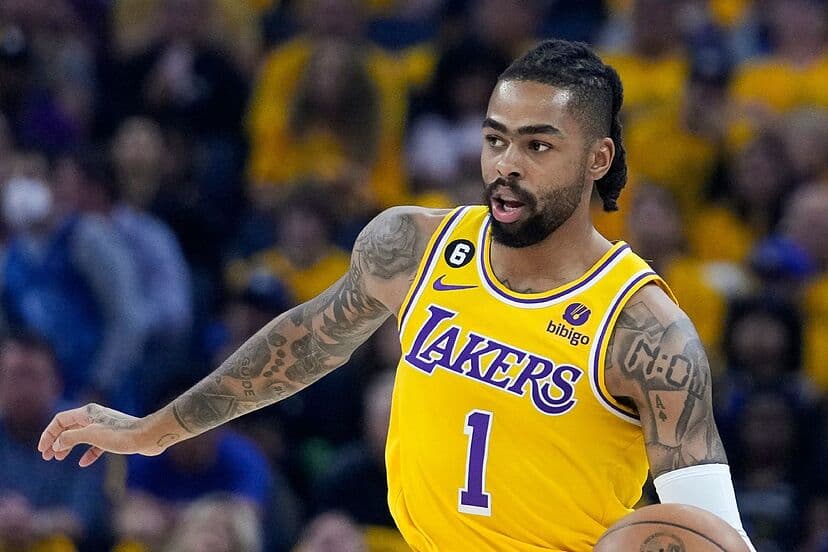 Lakers kthehen tek fitorja (VIDEO)