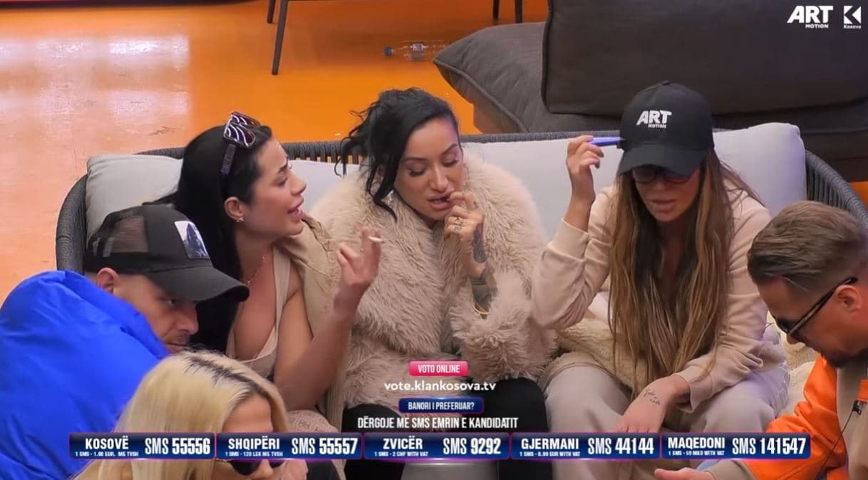"Shtine trurin në funksion", përplasen Santiana dhe Kaderja (VIDEO)