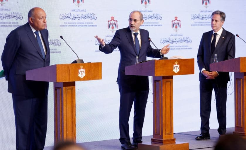 Udhëheqësit arabë i bëjnë presion Blinkenit për armëpushim në Gaza