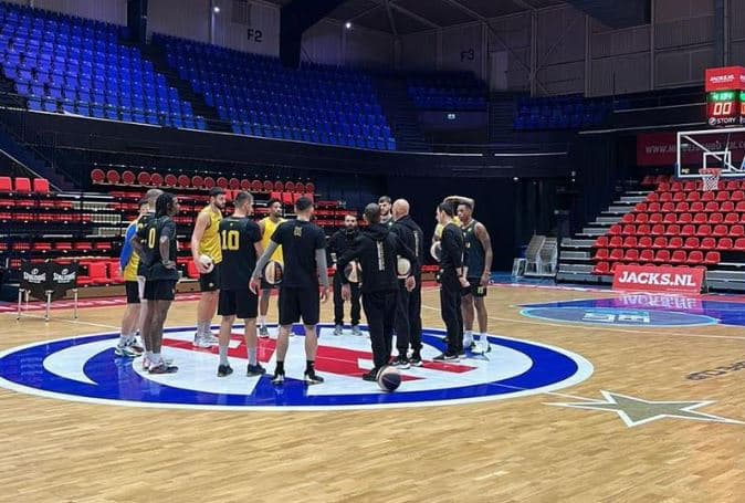 Peja zhvillon stërvitjen përfundimtare para ndeshjes ndaj Heroes Den Bosch