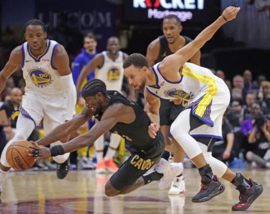 Cavs mundin Warriorsat (VIDEO)