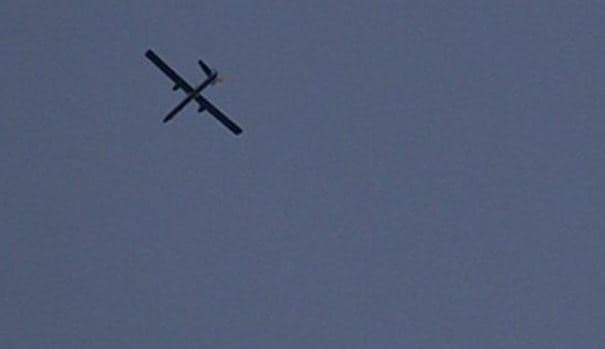 Dronët izraelitë fluturojnë në veri të Gazës