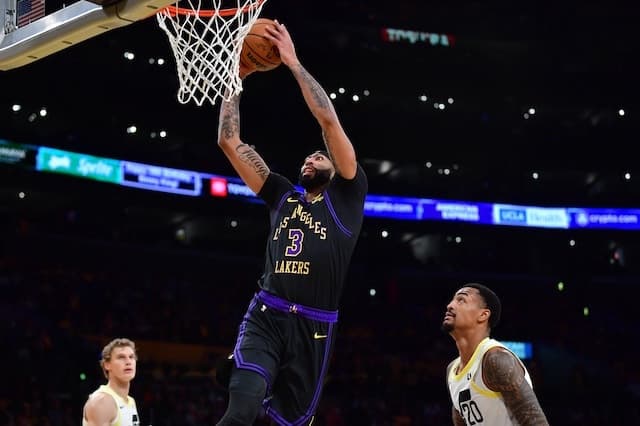 Lakers fitojnë bindshëm ndaj Jazz (VIDEO)