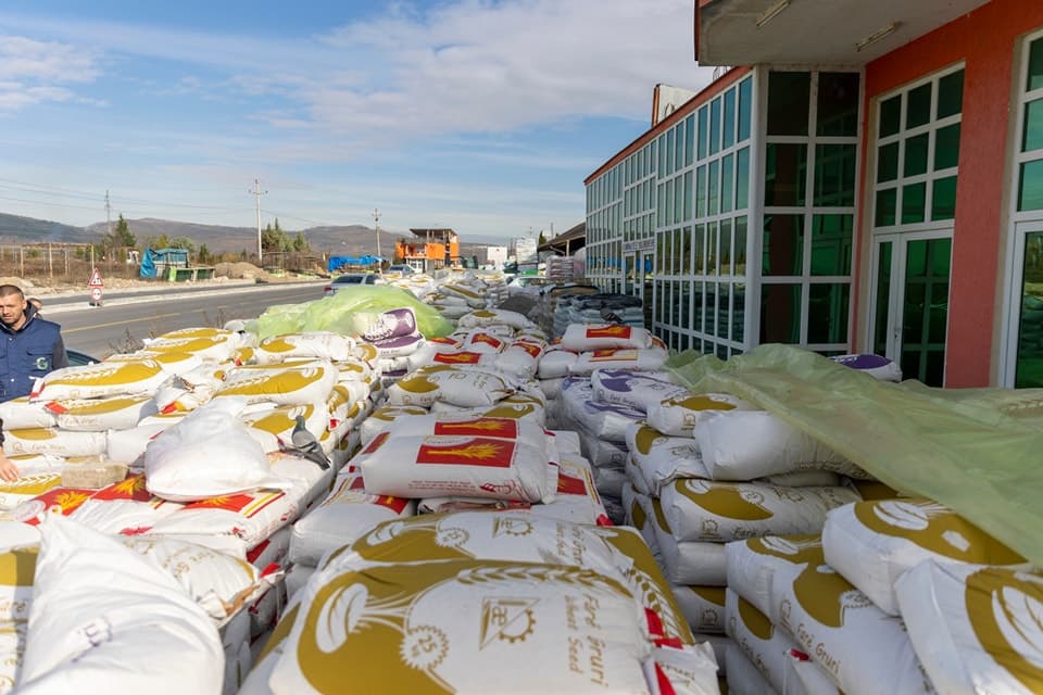 Komuna e Gjilanit shpërndan 200 mijë kilogramë farë gruri për fermerët
