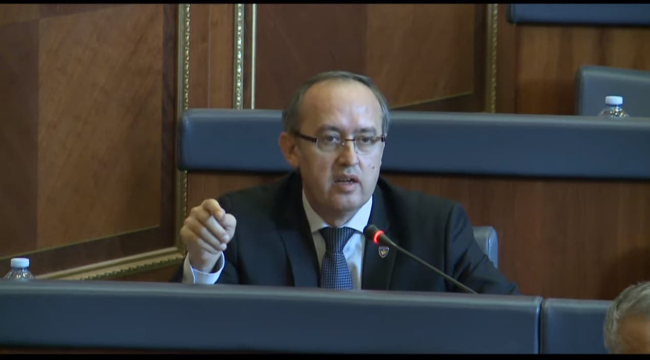 Hoti: Gjatë qeverisjes së Kurtit importi u rrit në 5.1 miliardë