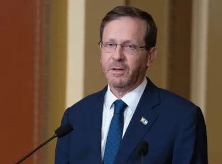 Prania e Herzog në hapjen e muzeut të Holokaustit në Amsterdam shkakton protesta