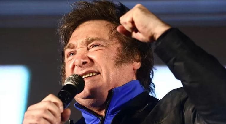 Libertariani i ekstremit të djathtë Milei fiton balotazhin e zgjedhjeve presidenciale në Argjentinë