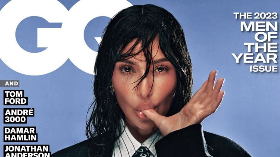 Kim Kardashian shfaqet joshëse, tregon gjoksin dhe të pasmet