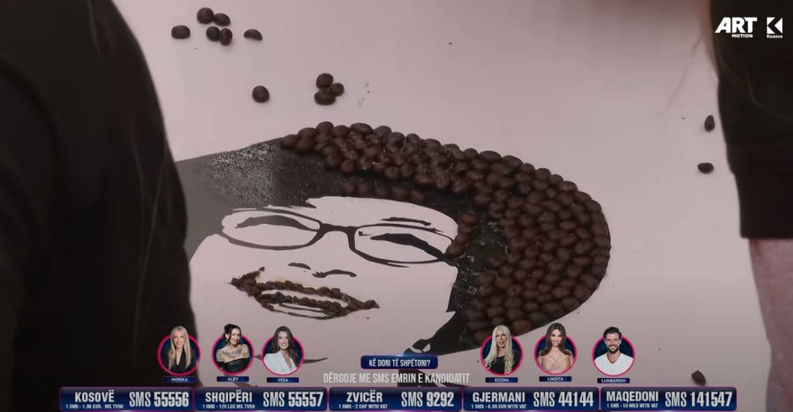 Banorët i marrin udhëzimet nga "Prince Caffe" për sfidën me mozaikët e Leze Qenës (VIDEO)