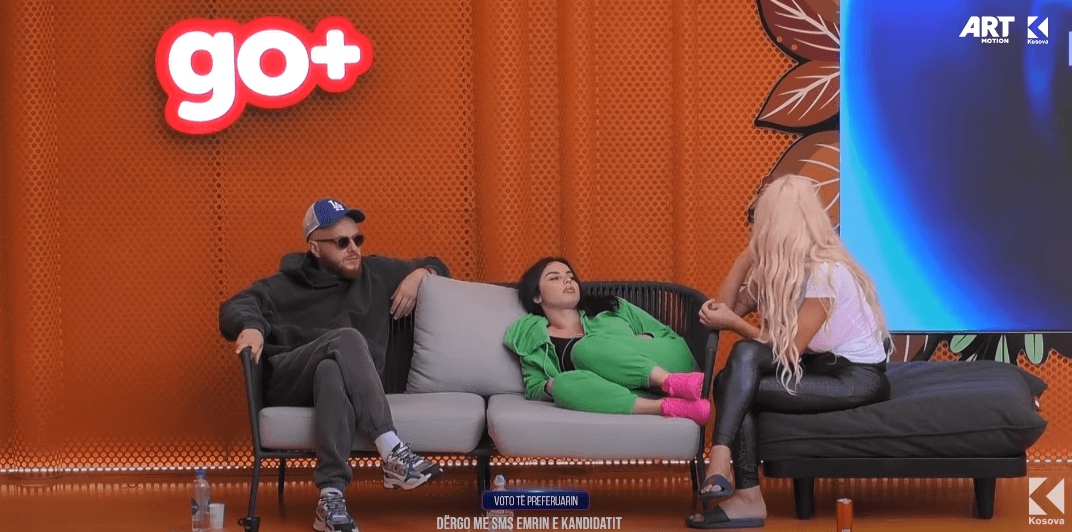 Dikush liroi gazra - Edona nuk ndalet së qeshuri me Lindën (VIDEO)