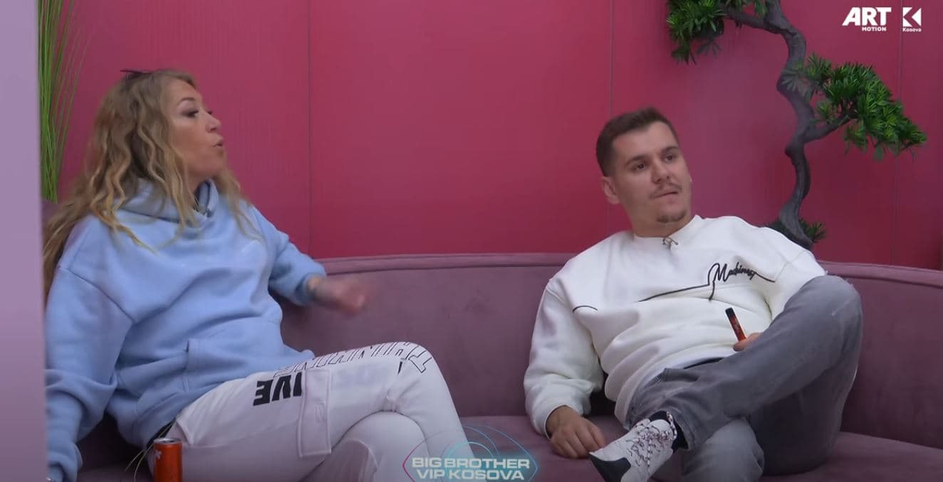 Me kë u nervozua Monika? Adri mundohet ta qetësojë (VIDEO)