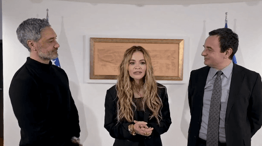 Kryeministri Kurti pret në takim Rita Orën dhe bashkëshortin e saj (VIDEO)