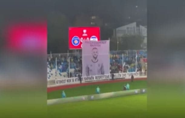 Samir Ujkani falënderohet nga tifozët (VIDEO)
