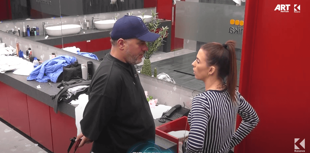 Shqipja shumë e lumtur brenda shtëpisë, thotë se "nuk dëshiron të ikë" (VIDEO)