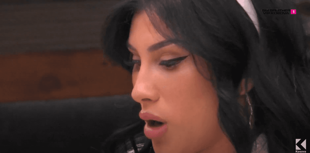 "Kam faqe të shitjes 'online' si dhe kam edhe diploma për shumë gjëra", thotë Brikenda (VIDEO)