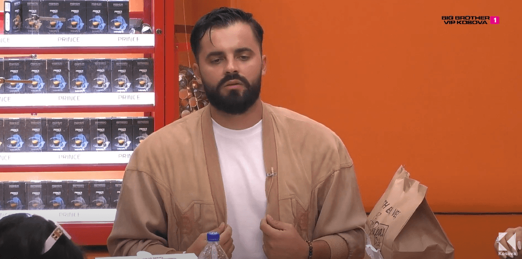 "Në sa ora do t'i thuash Alaudinit me ta thirrë ambulancën?", pyetja drejtuar Metit (VIDEO)