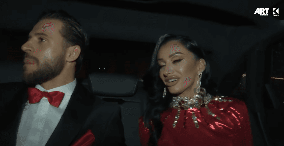 Lumbardhi dhe Alby drejt Klan Arenës për të performuar 'tango' (VIDEO)