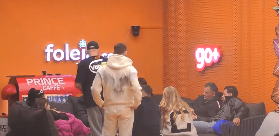 Ky është banori i cili nuk flet më me Azemin (VIDEO)