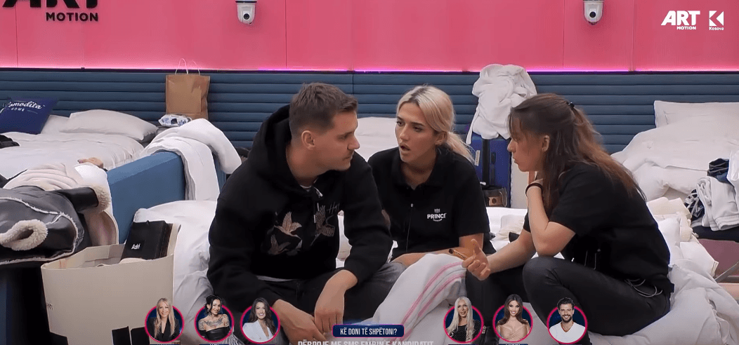 Adri, Iliriana dhe Shqipja shijojnë çamçakëzët në mënyrë të çuditshme (VIDEO)