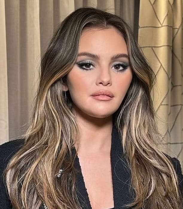 Selena Gomez ndryshon stilin e flokëve