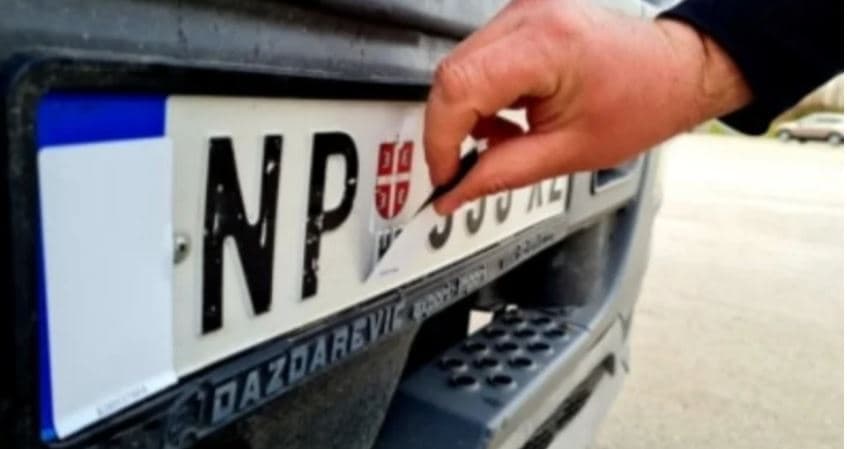 Kërkohet shtyrja e afatit për regjistrimin e veturave me targa ilegale