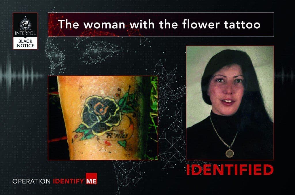 Policia identifikon britaniken përmes tatuazhit të veçantë tre dekada pas vrasjes
