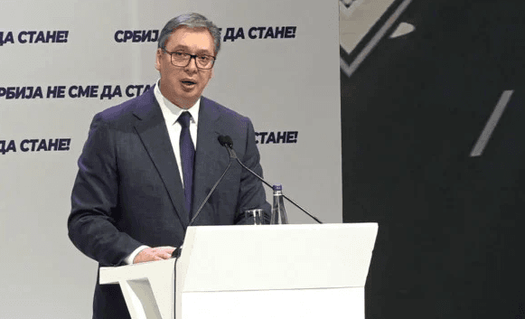 Vuçiq tregon përralla në një takim parazgjedhor: Kosova është pjesë e Serbisë, ka qenë dhe do të jetë